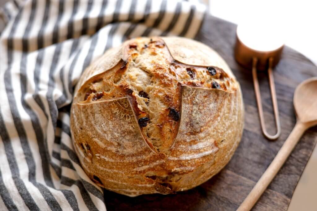 sourdough cinnamon raisin bread