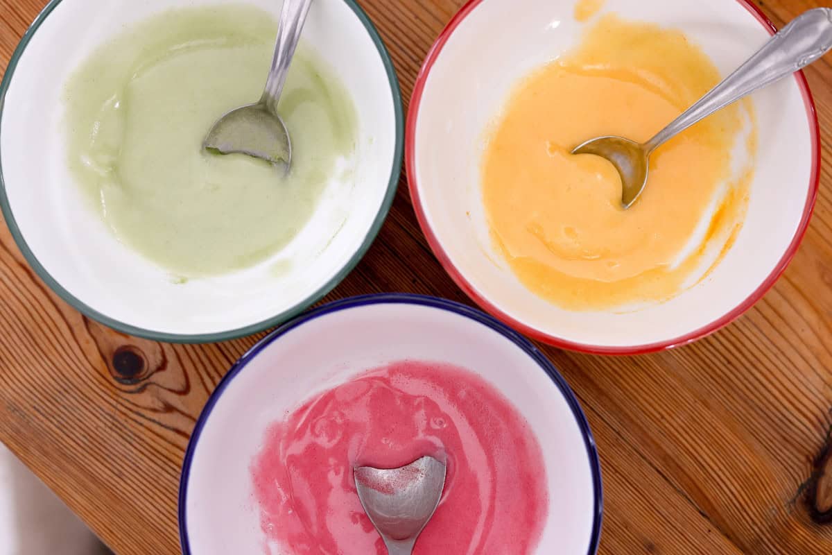 natural food coloring glaze in bowls
