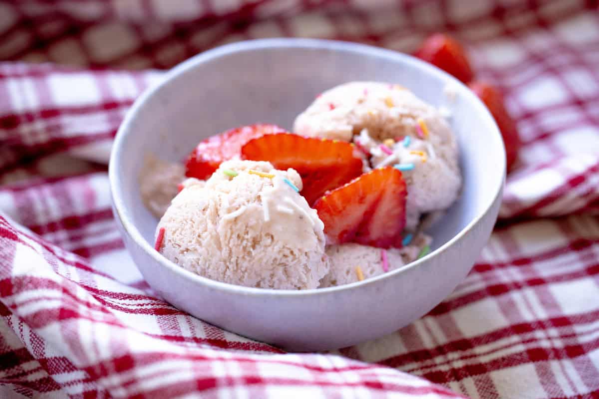 strawberry ice cream